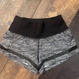 lululemon Pace Perfect Shorts 3” | Black & White | Size 4 ✨